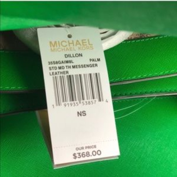 1 DAY SALE!! MICHAEL KORS DILLON STUDDED BAG - Picture 8 of 8